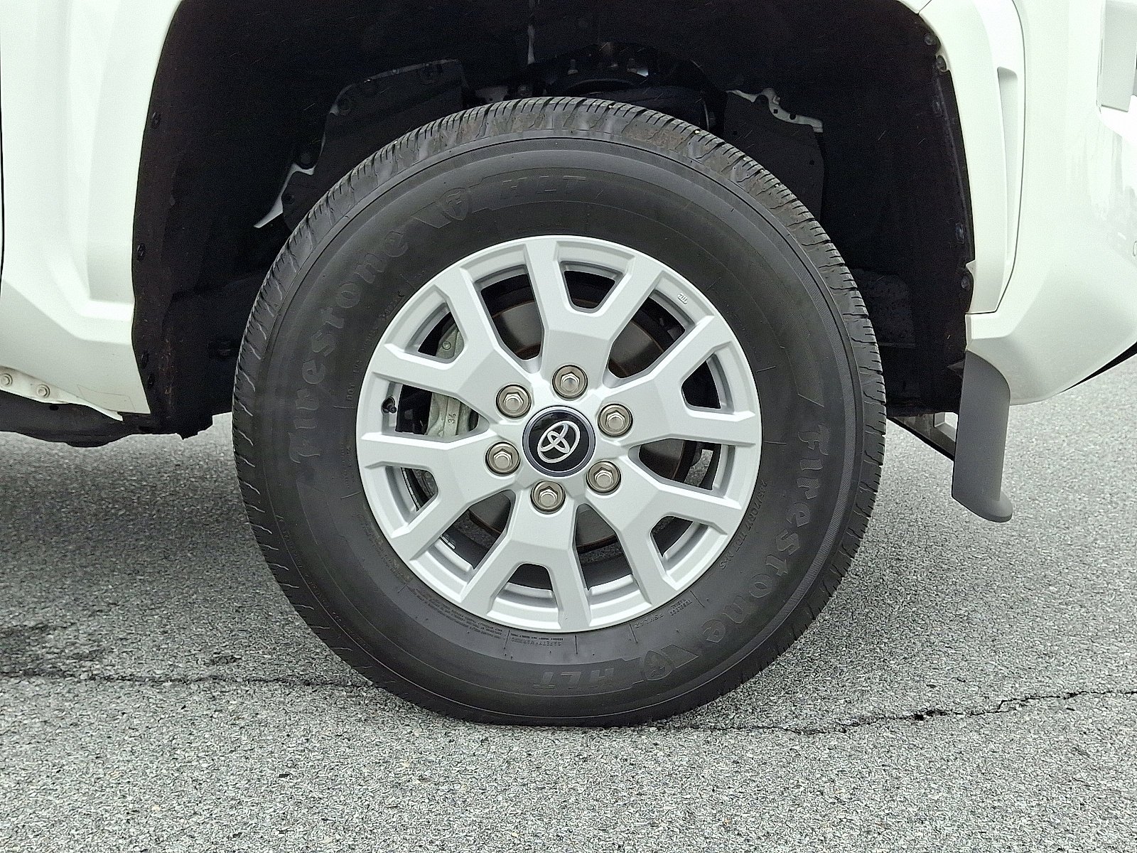 2024 Toyota Tacoma SR5 - Photo 9