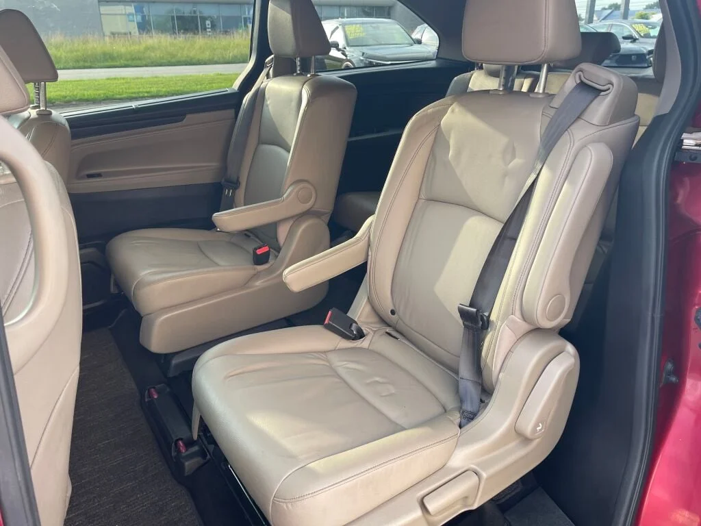 Used 2024 Radiant Red Metallic II Honda EX-L image 21