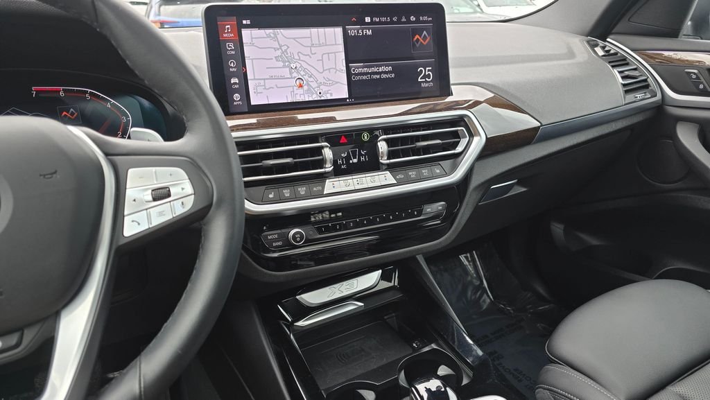 Used 2024 Black Sapphire Metallic BMW xDrive30i image 33