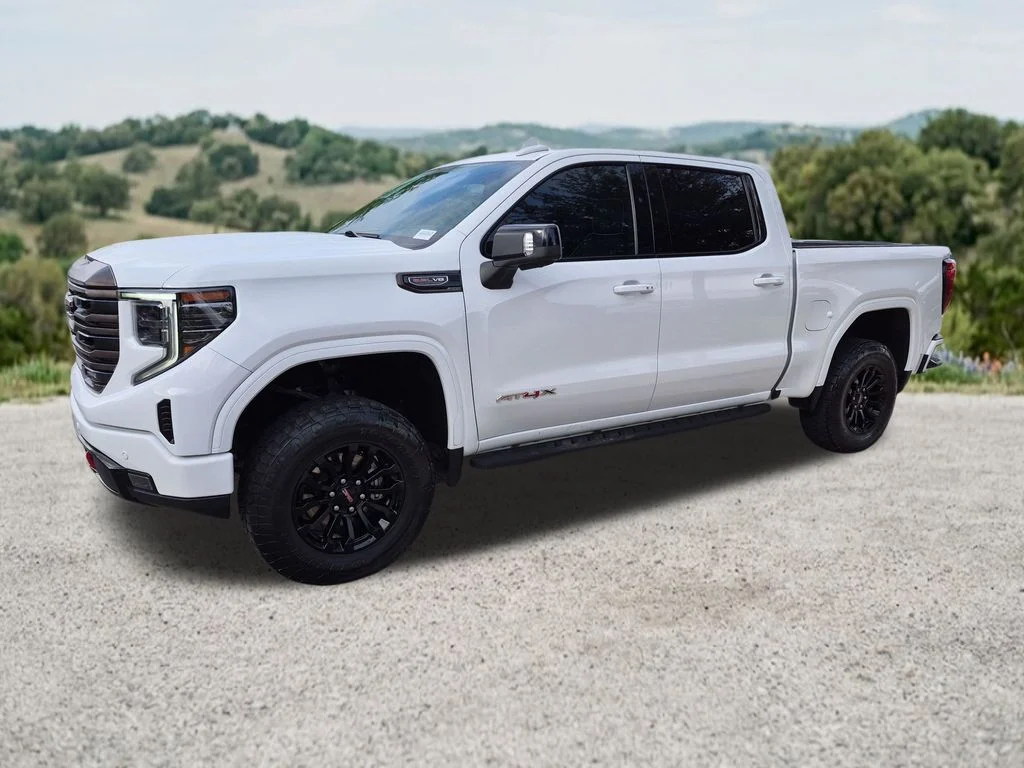 Used 2022 White GMC AT4X image 4