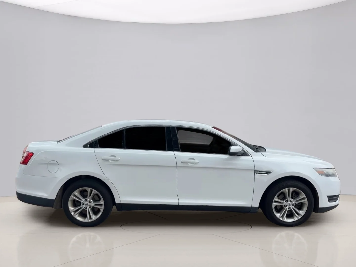 Used 2013 White Ford SEL FWD image 6