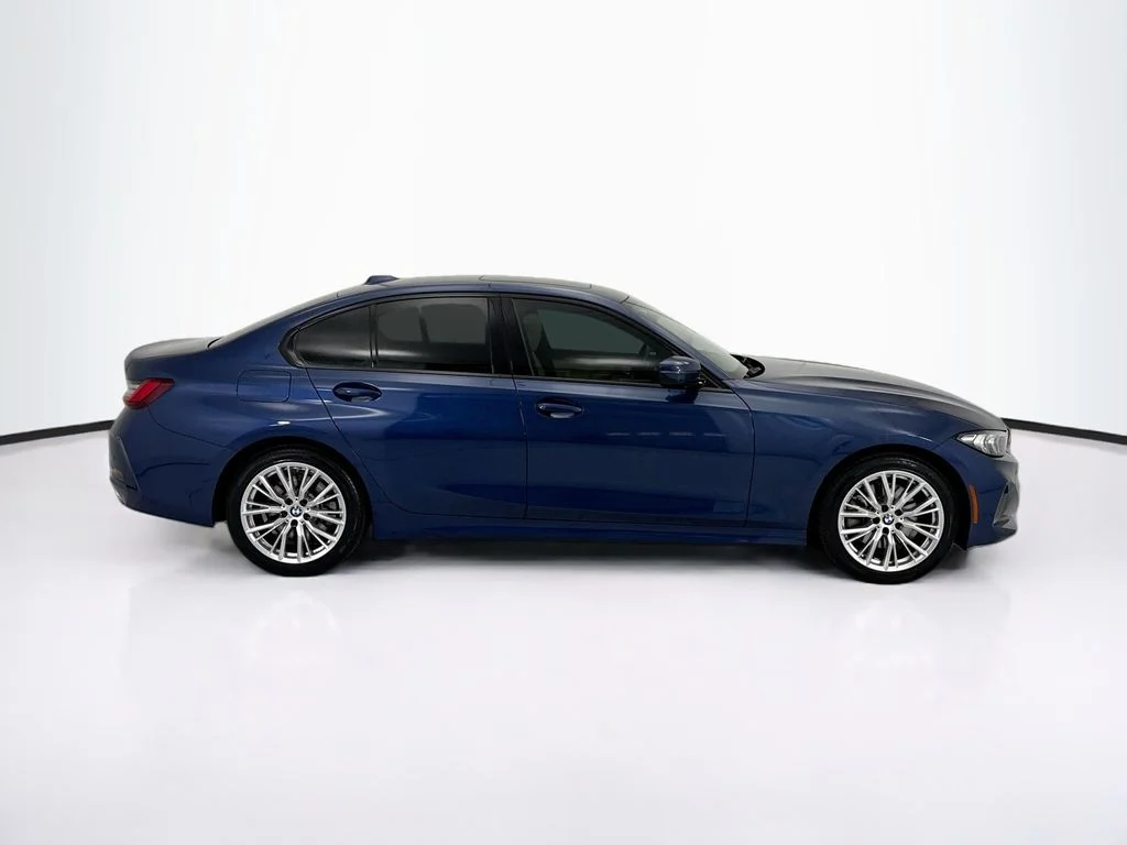 Used 2023 Blue BMW 330i image 4