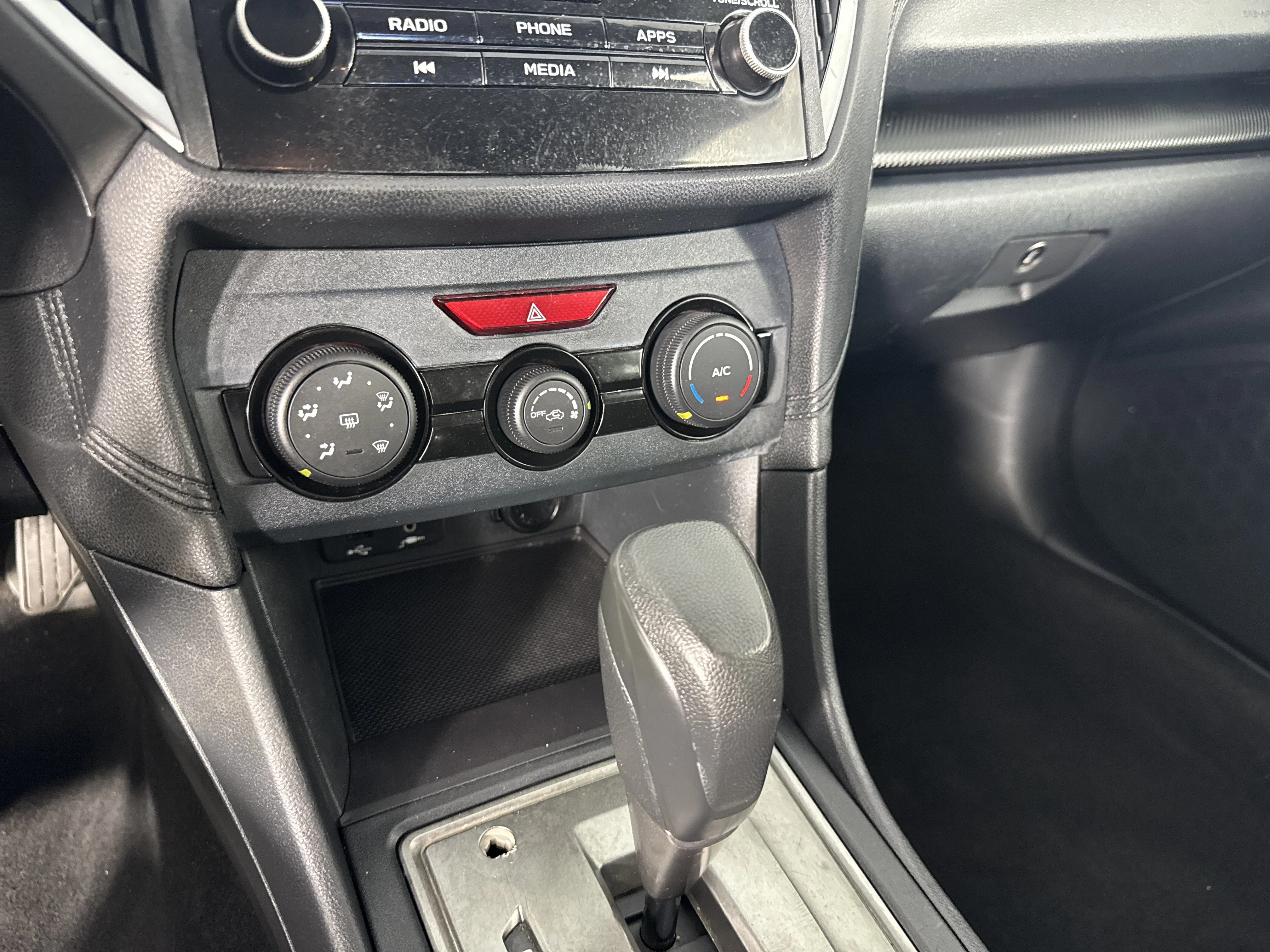 Used 2020 Ice Silver Metallic Subaru Base image 29