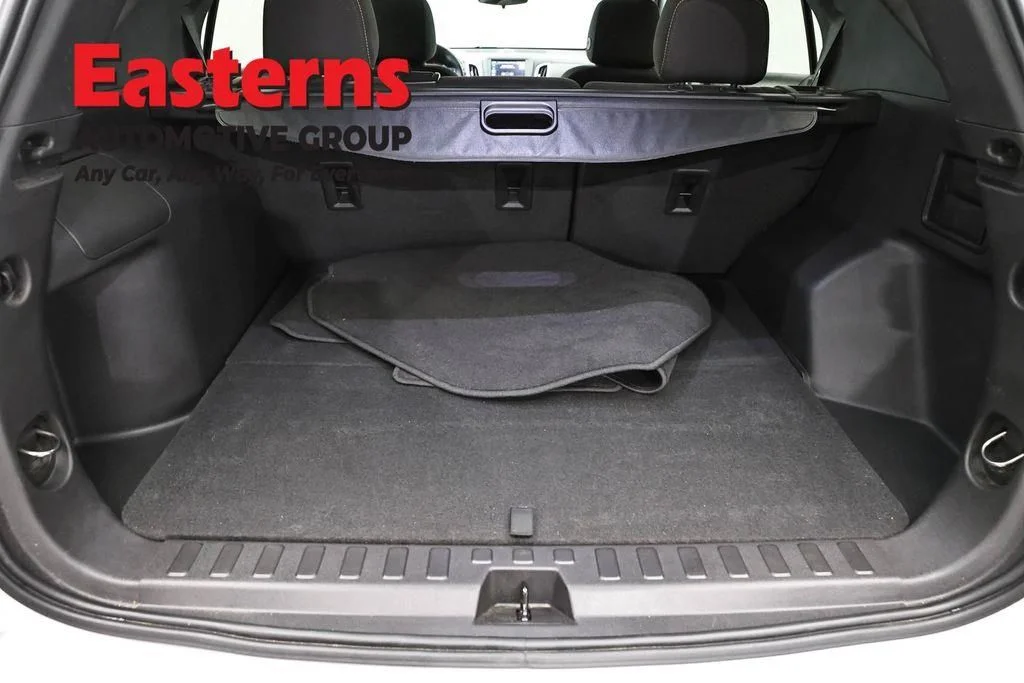 Used 2023 White Chevrolet LT image 11