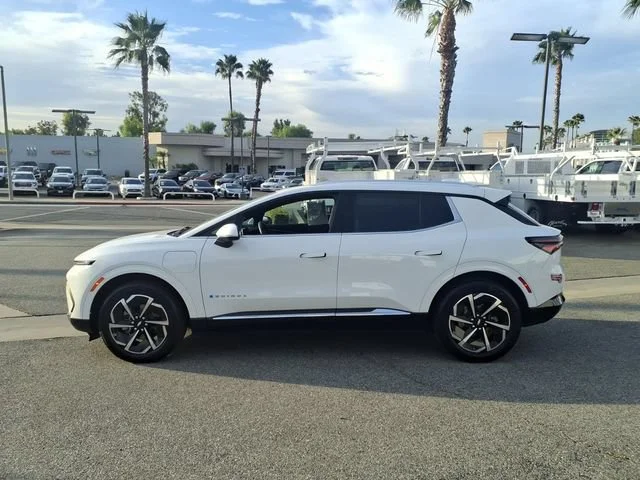 Used 2024 Summit White Chevrolet 2LT image 8