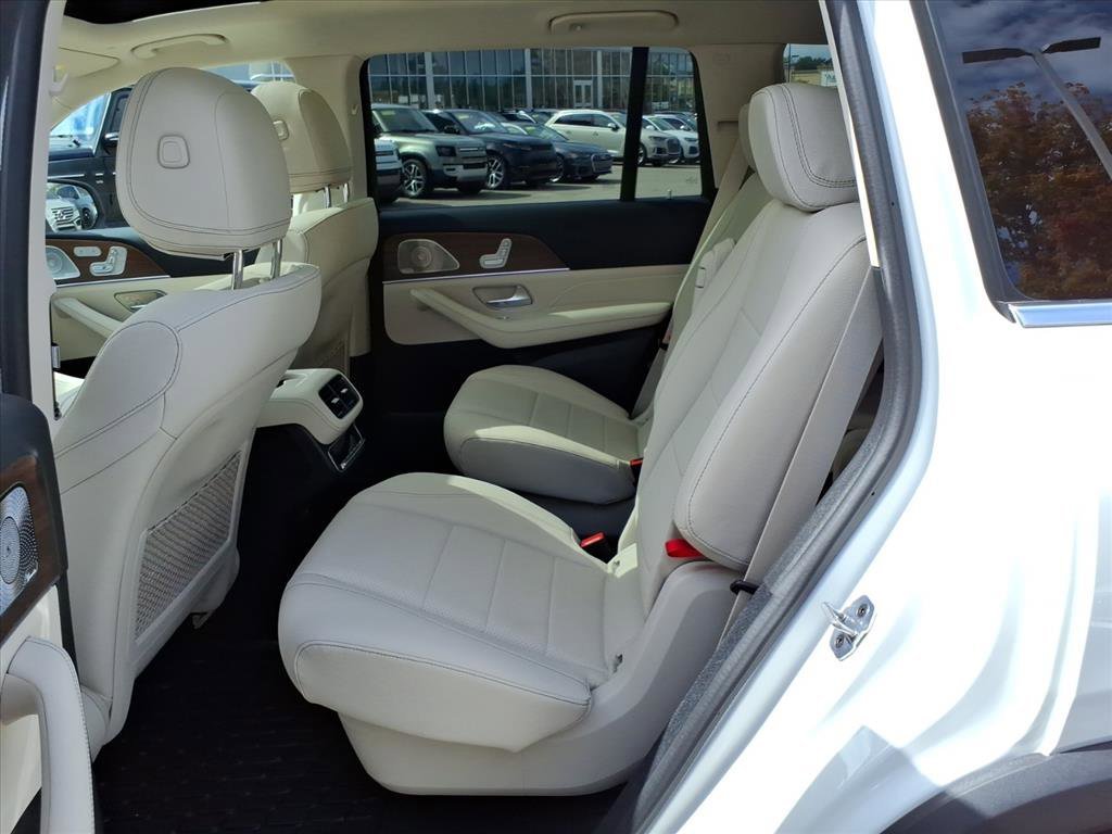Used 2026 Polar White Mercedes-Benz GLS 450 image 11