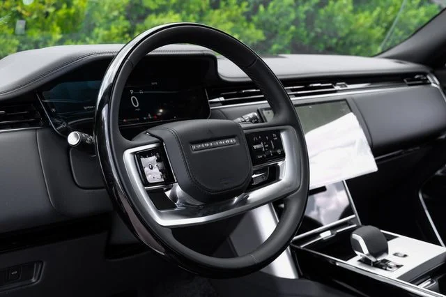 New 2026 Charente Grey Land Rover SE image 20