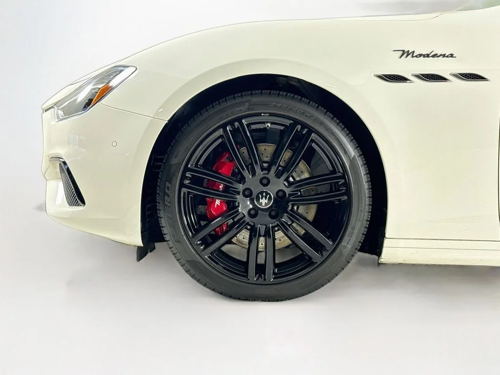 Used 2024 Bianco Maserati Modena image 26