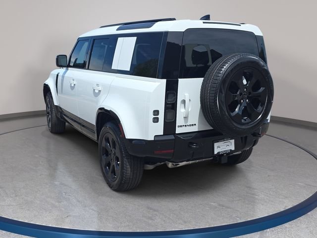Used 2026 White Land Rover X-Dynamic SE image 7