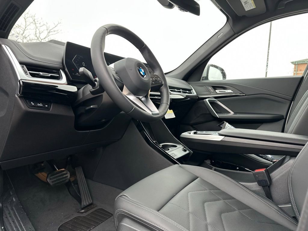 New 2026 Space Silver Metallic BMW xDrive28i image 16