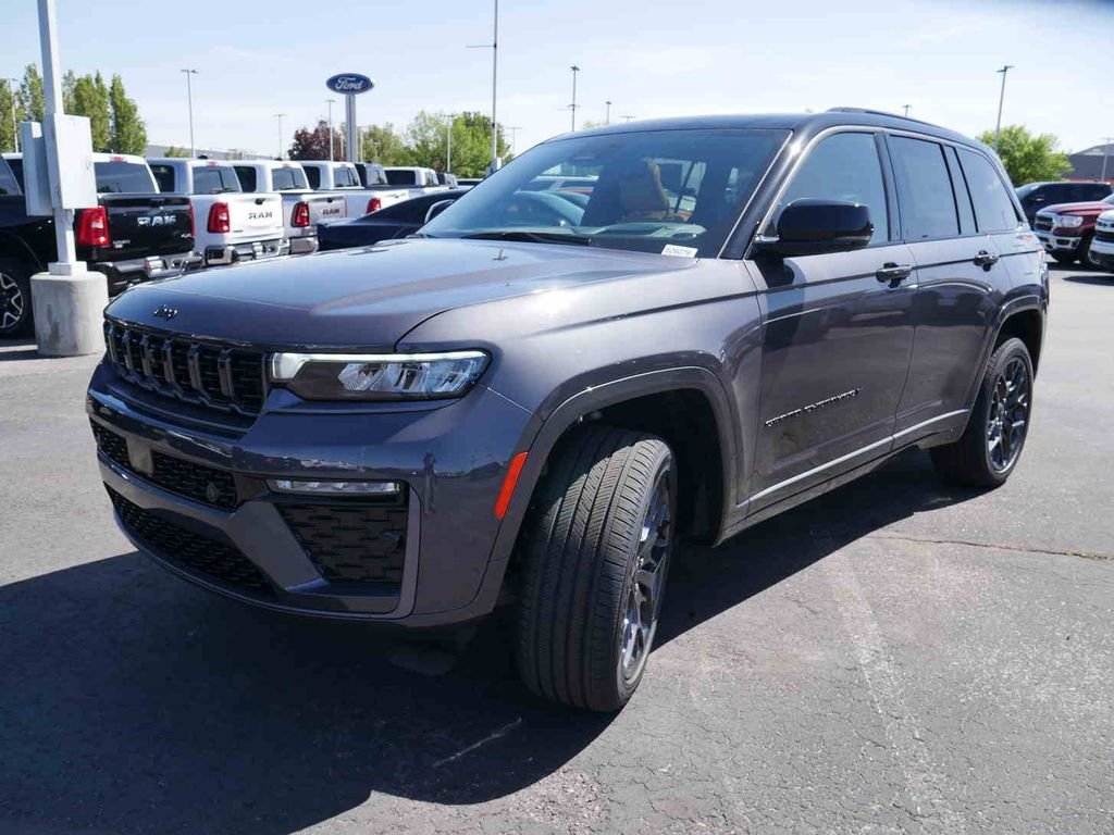 New 2026 Baltic Gray Metallic Clear-Coat Exterior Paint Jeep Summit image 3