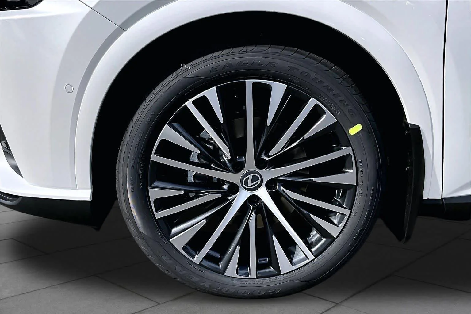 New 2026 Eminent White Pearl Lexus PREMIUM PLUS image 11
