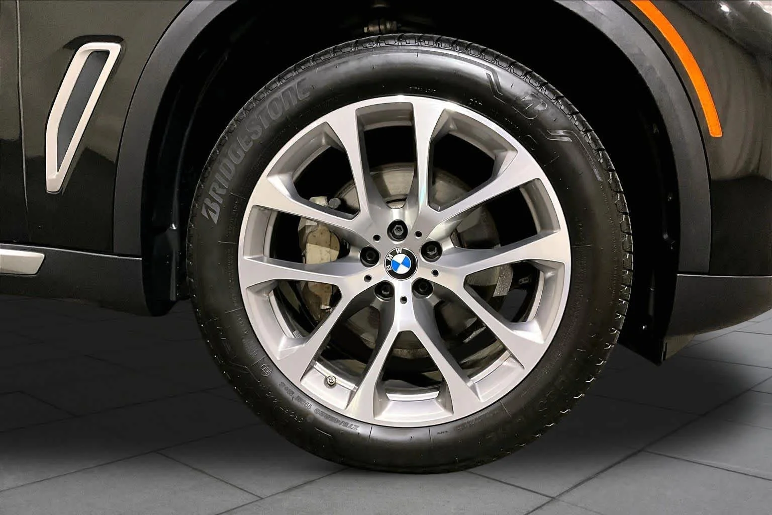 Certified Used 2019 Jet Black BMW xDrive40i image 19