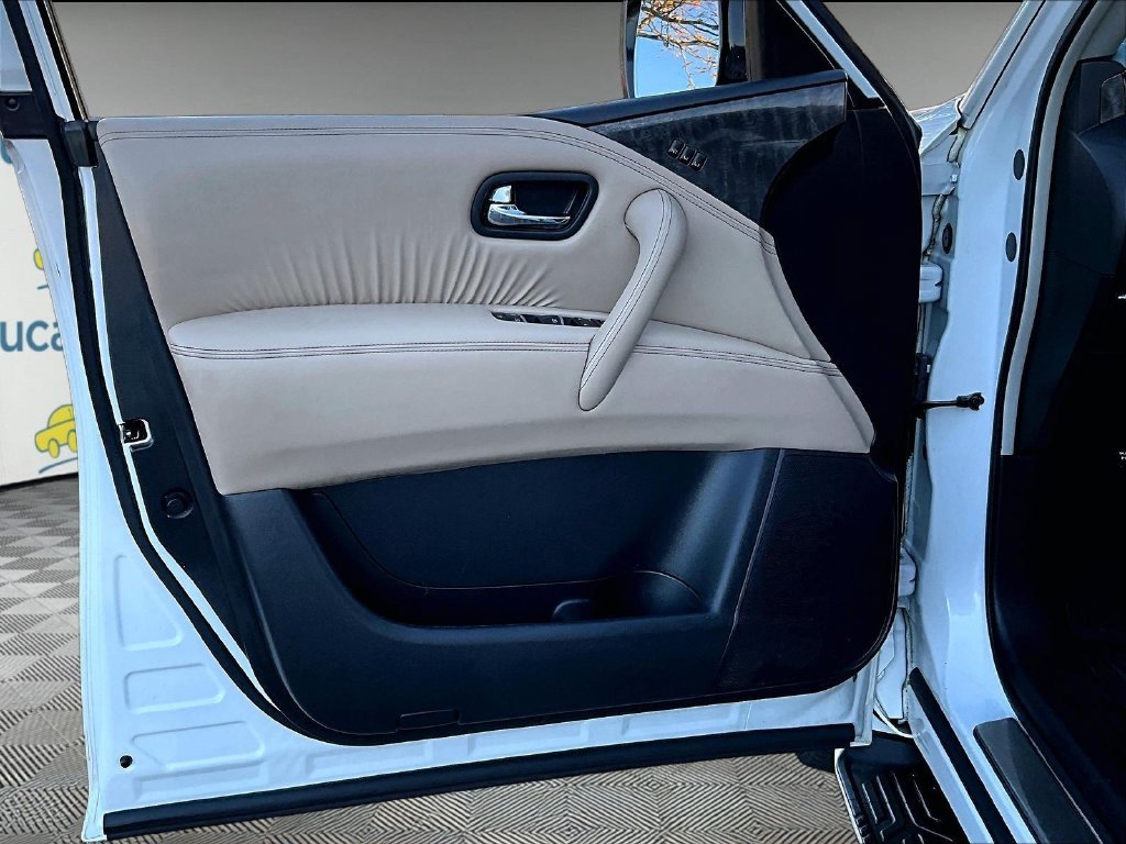 Certified Used 2022 White Nissan Platinum image 9