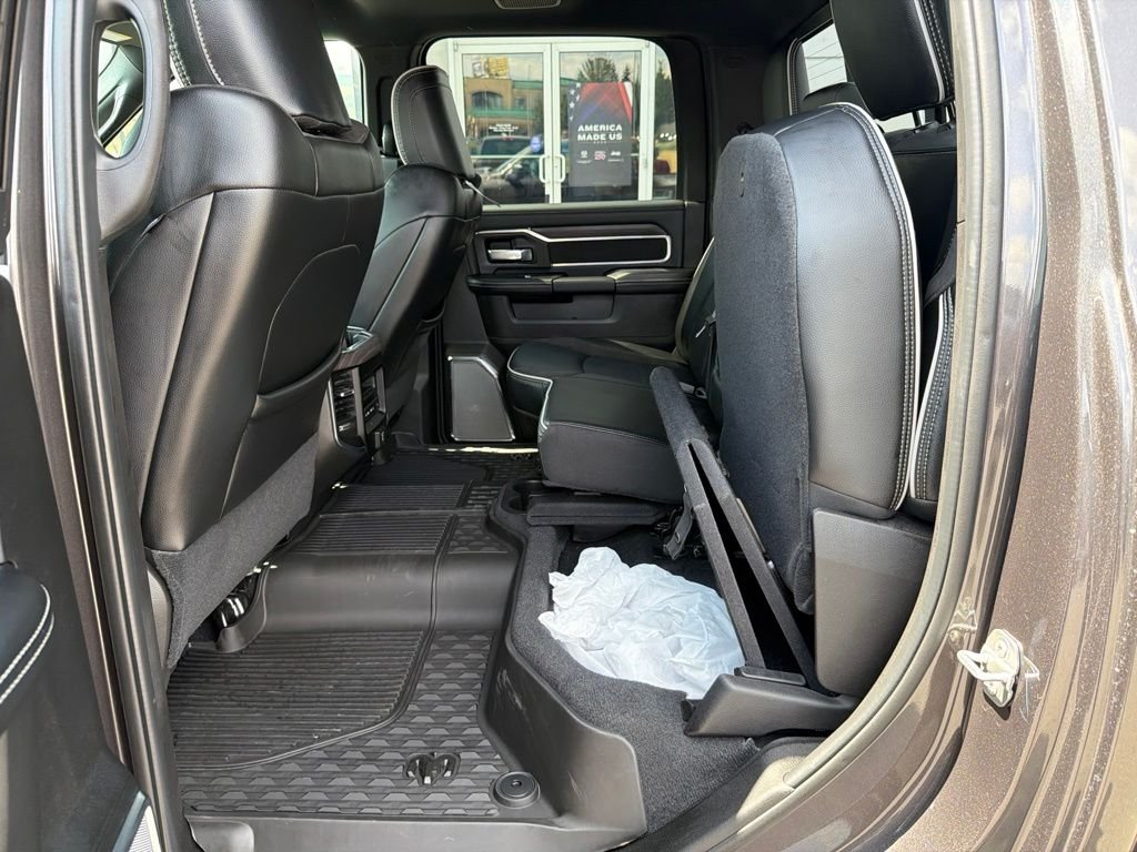 New 2026 Granite Crystal Metallic Clear-Coat Exterior Paint RAM Laramie image 33