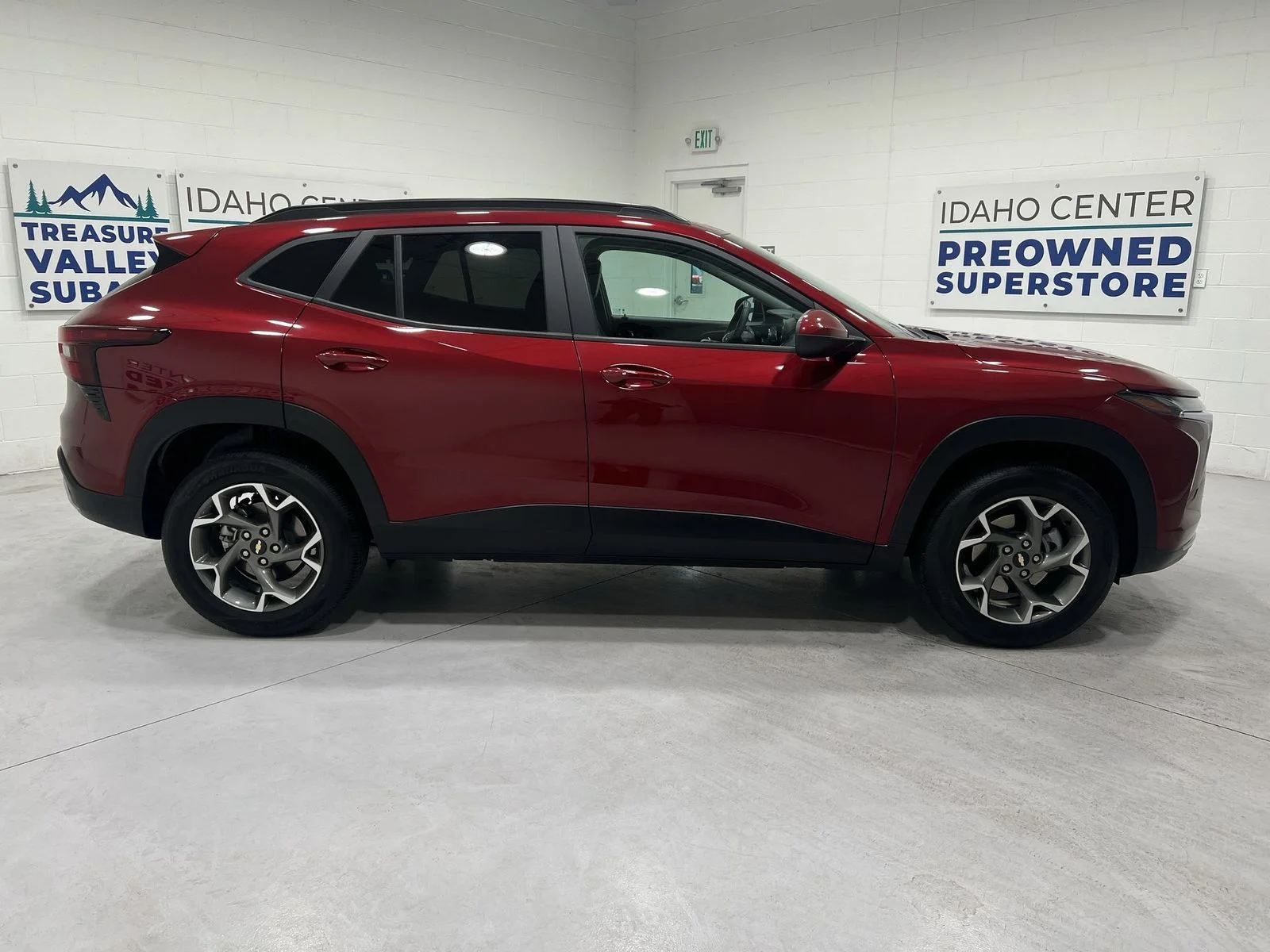 2025 Chevrolet Trax LT - Photo 9