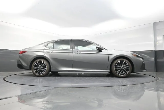 Used 2026  Toyota XLE image 38