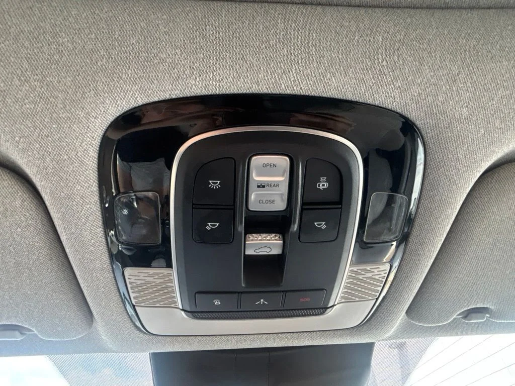 Used 2021 White Hyundai Limited image 17