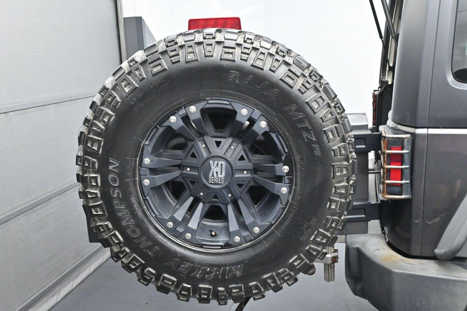 Used 2016 Granite Crystal Metallic Jeep Rubicon image 27