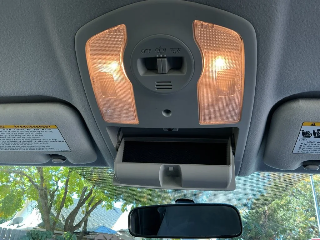 Used 2015 Silver Toyota Three image 35