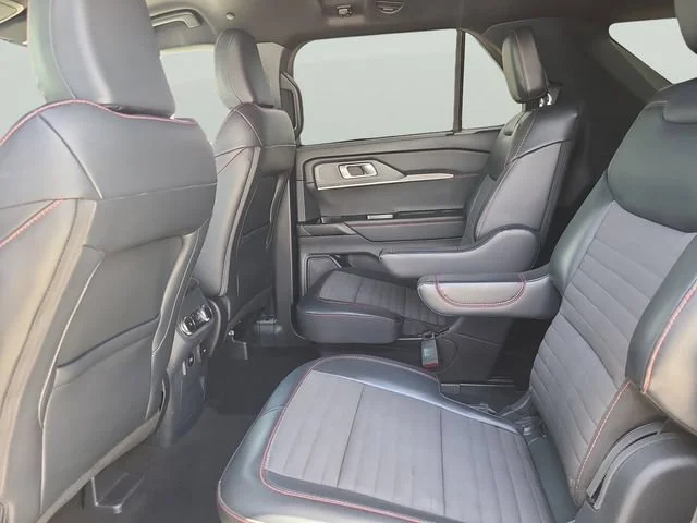 Used 2025 Gray Ford ST-Line image 12