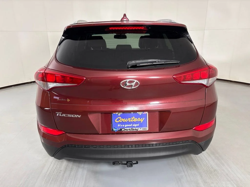 Used 2018 Red Hyundai SEL Plus image 7