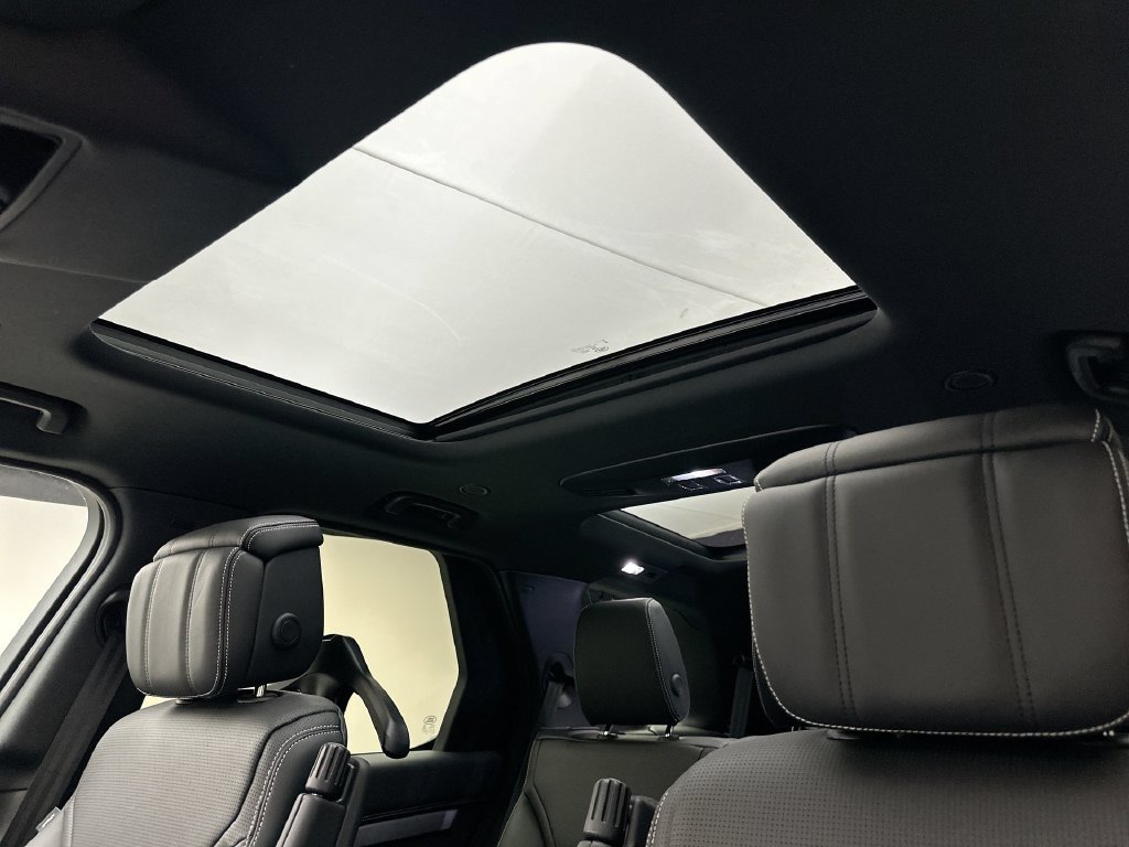 New 2026 Fuji White Land Rover Gemini Edition image 11