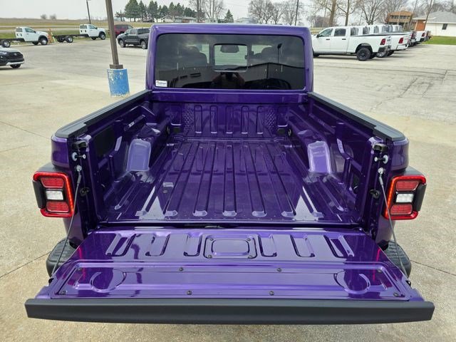 New 2026 Reign Exterior Paint Jeep Mojave X image 9
