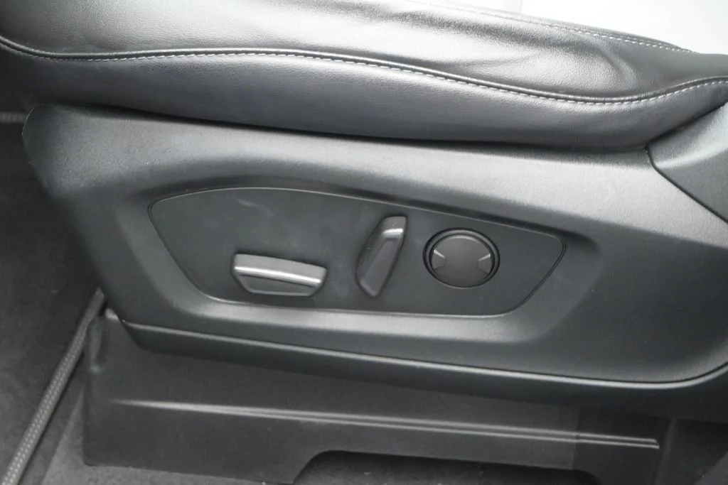 Certified Used 2022 Black Ford XLT image 10