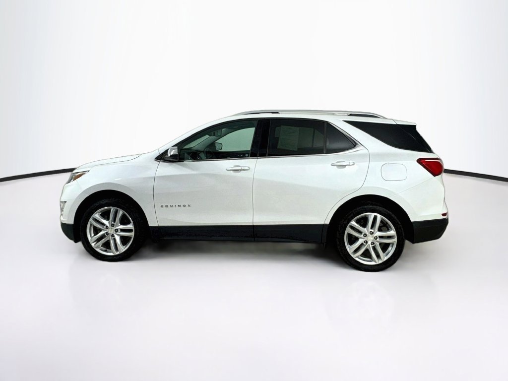 Used 2020 Iridescent Pearl Tricoat Chevrolet Premier image 4