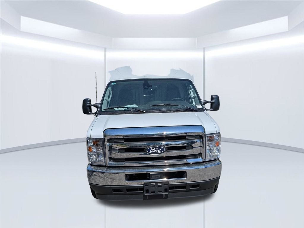 New 2026 Oxford White Ford E-350 SRW image 19