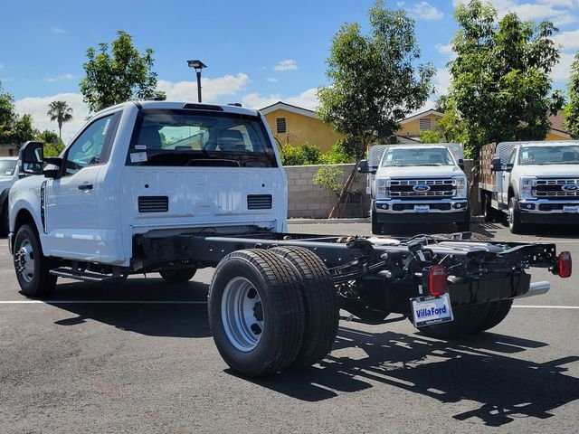New 2026 Oxford White Ford F-350® XL image 2