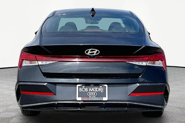 Used 2024 Black Hyundai SEL image 4