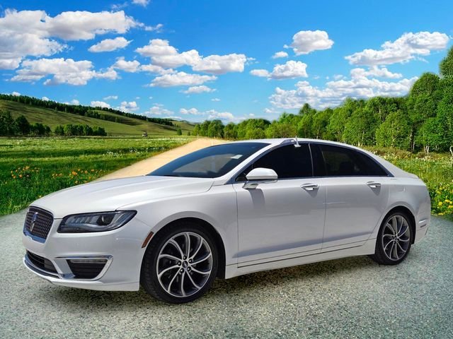 Certified Used 2019 White Lincoln Reserve image 2