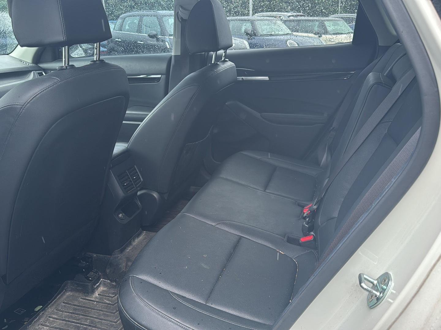 Used 2022 Clear White/Black Roof Kia SX image 10