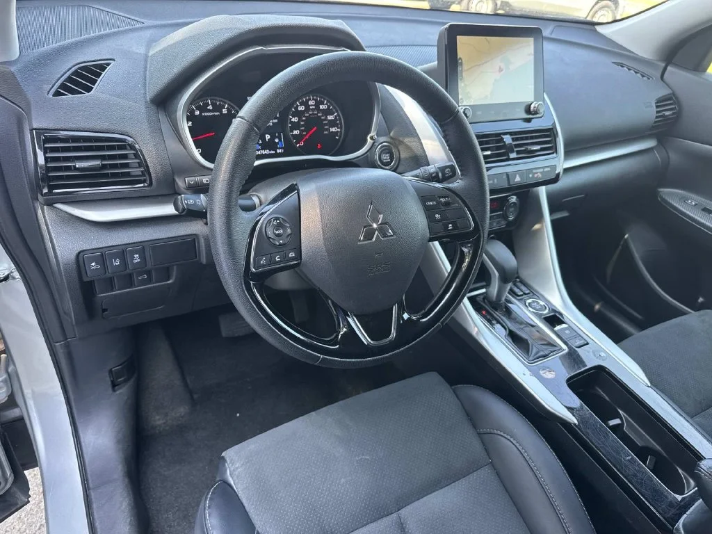 Used 2025 Alloy Silver Metallic Mitsubishi  image 34