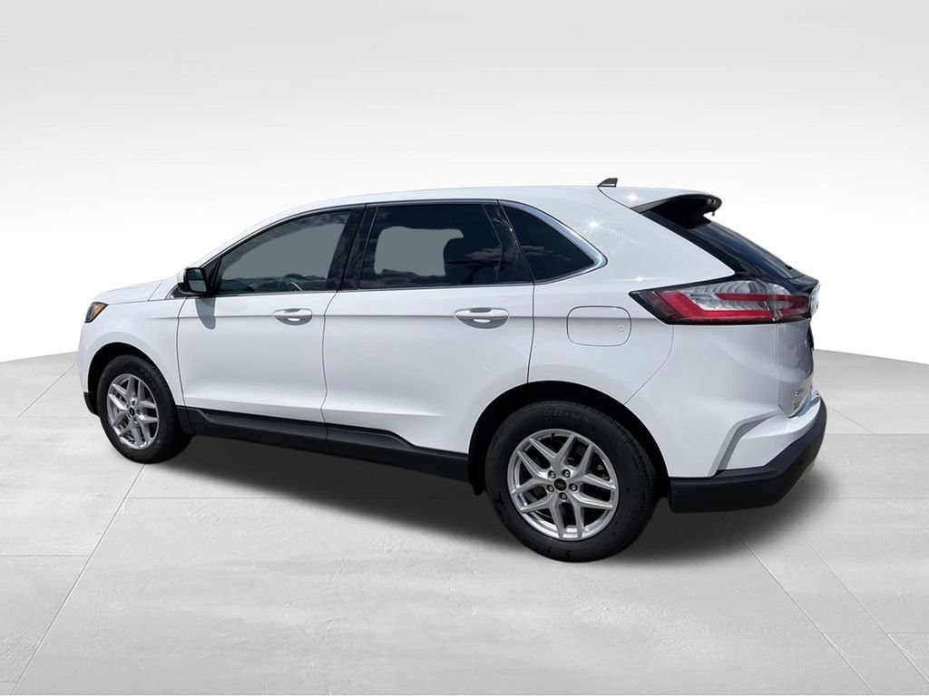 Used 2024 White Ford SEL image 6