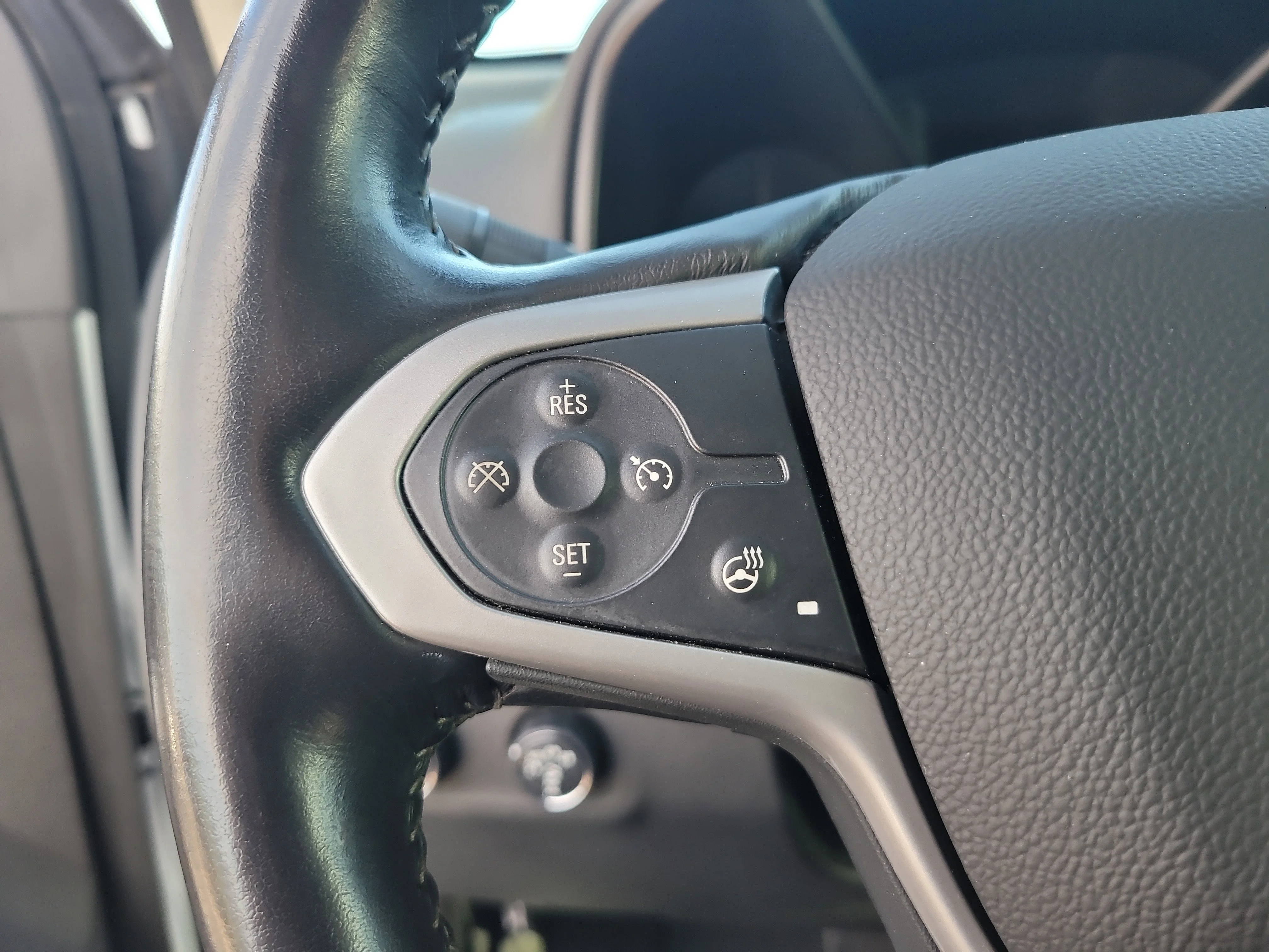 Used 2022 Summit White Chevrolet 4WD ZR2 image 28