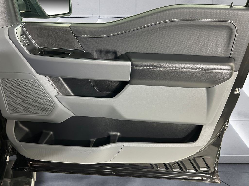 2025 Ford F-150 XLT - Photo 15