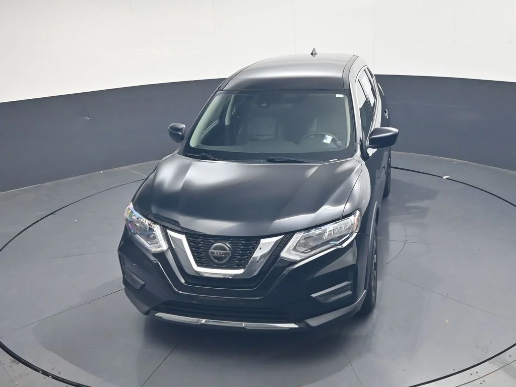 Used 2020 Black Nissan S image 39