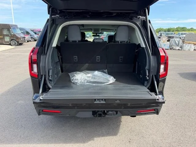 New 2026 Agate Black Metallic Ford Active image 31