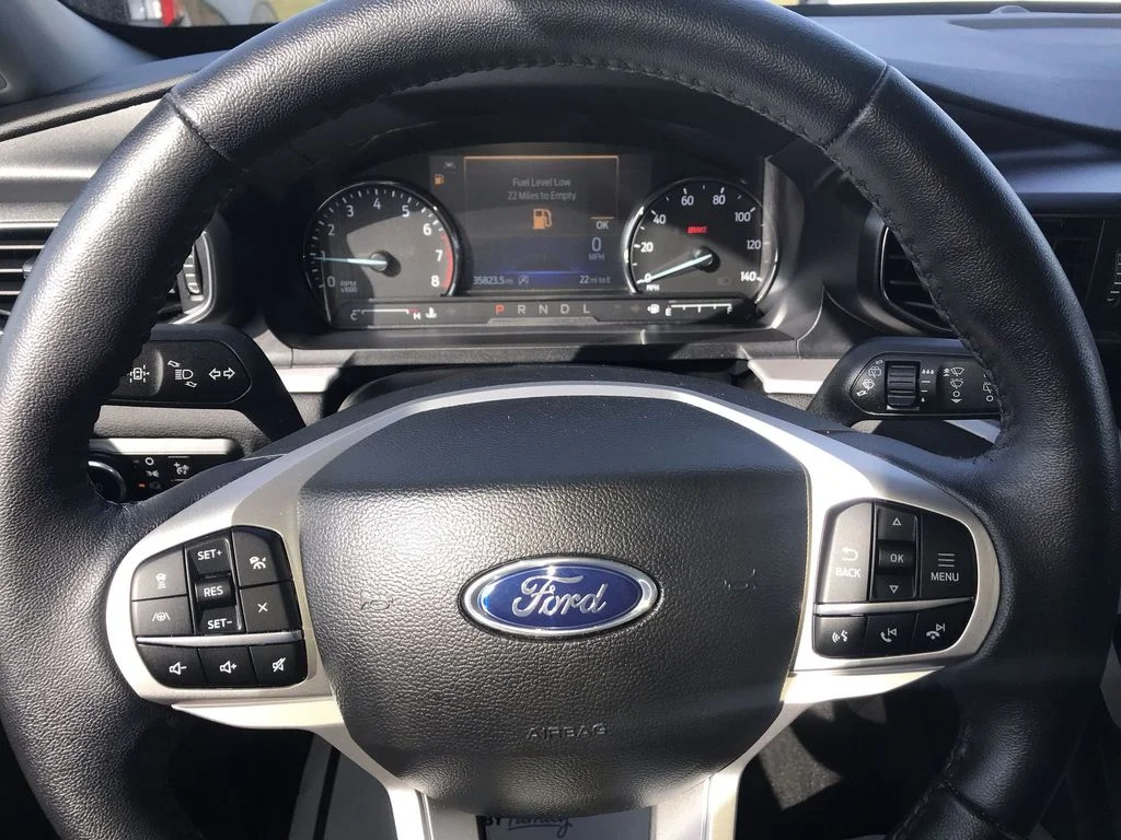 Used 2023 Green Ford XLT image 14