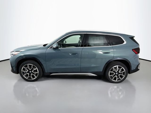 New 2026 Green Metallic BMW xDrive28i image 4