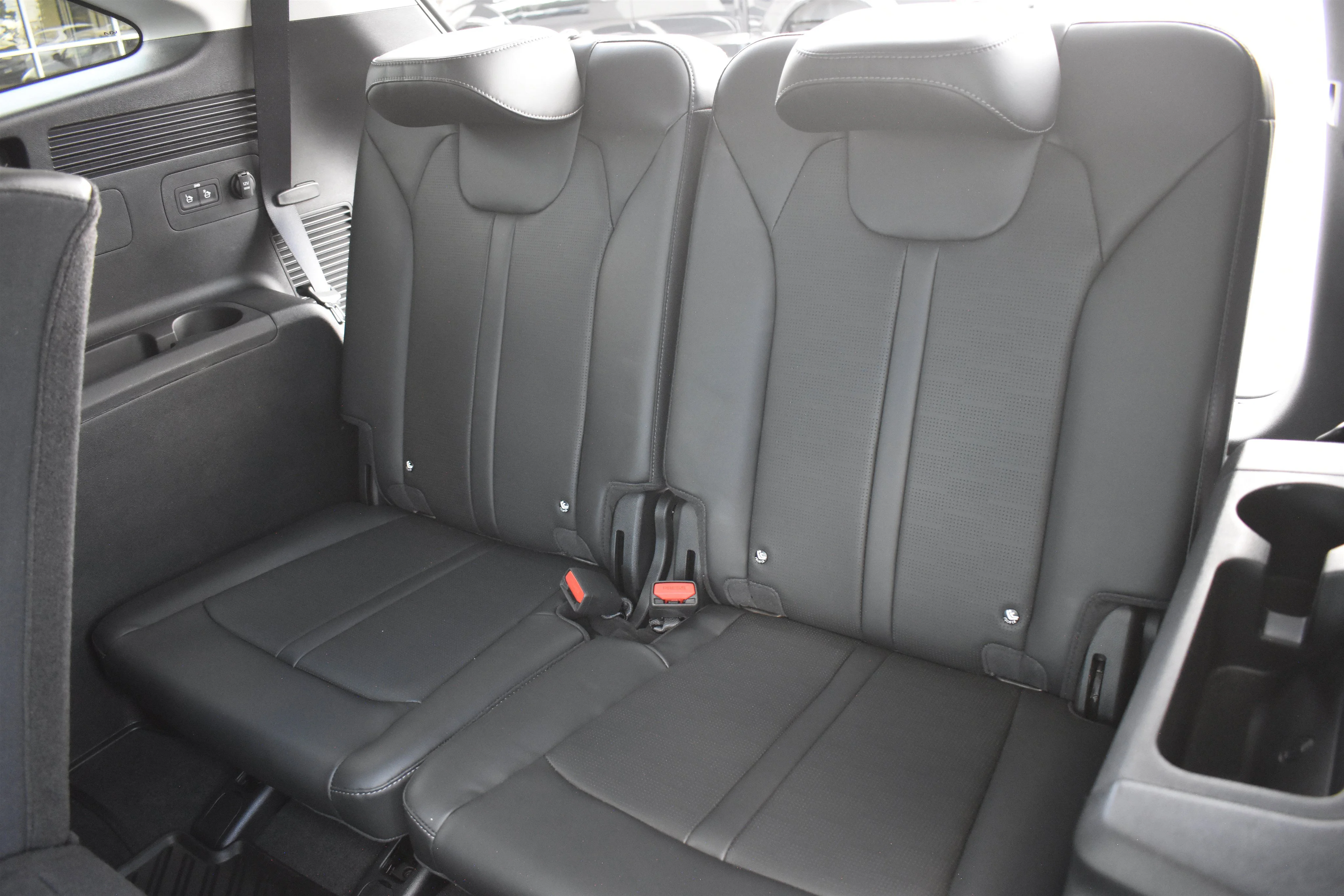 Used 2025 Everlasting Silver Kia S image 15