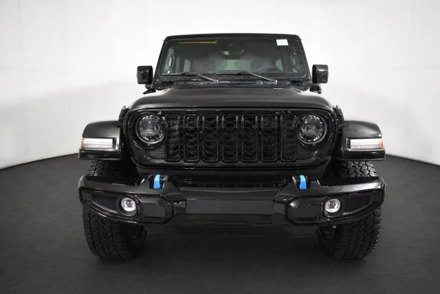 Used 2024 Black Jeep High Altitude 4xe image 2
