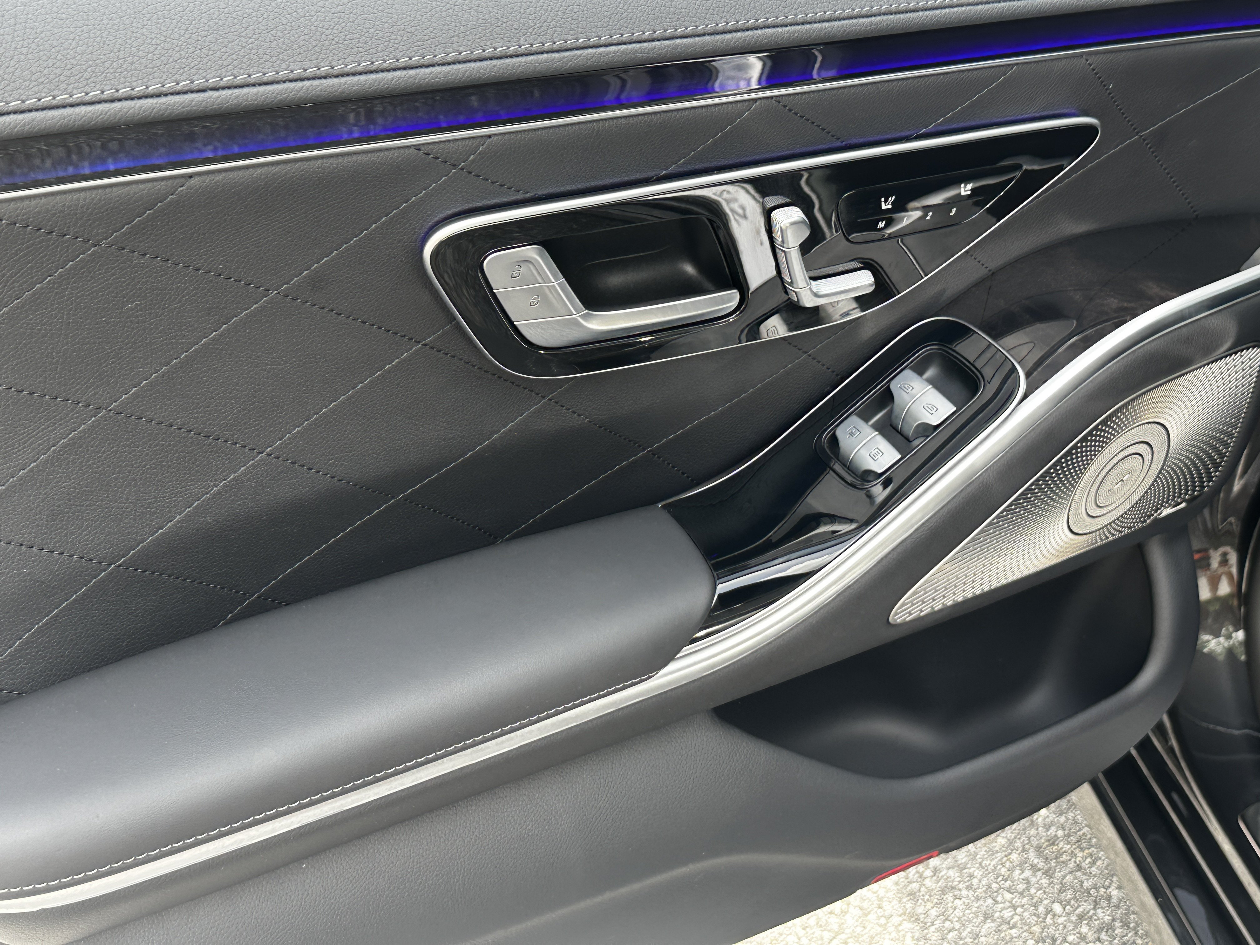 Certified Used 2023 Gray Mercedes-Benz S 580e image 25