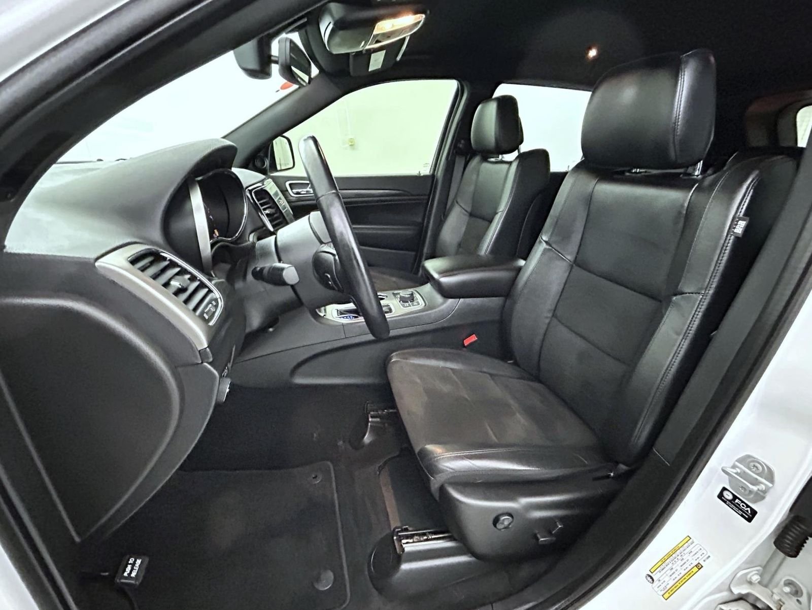 Certified Used 2022 White Jeep Laredo X image 10