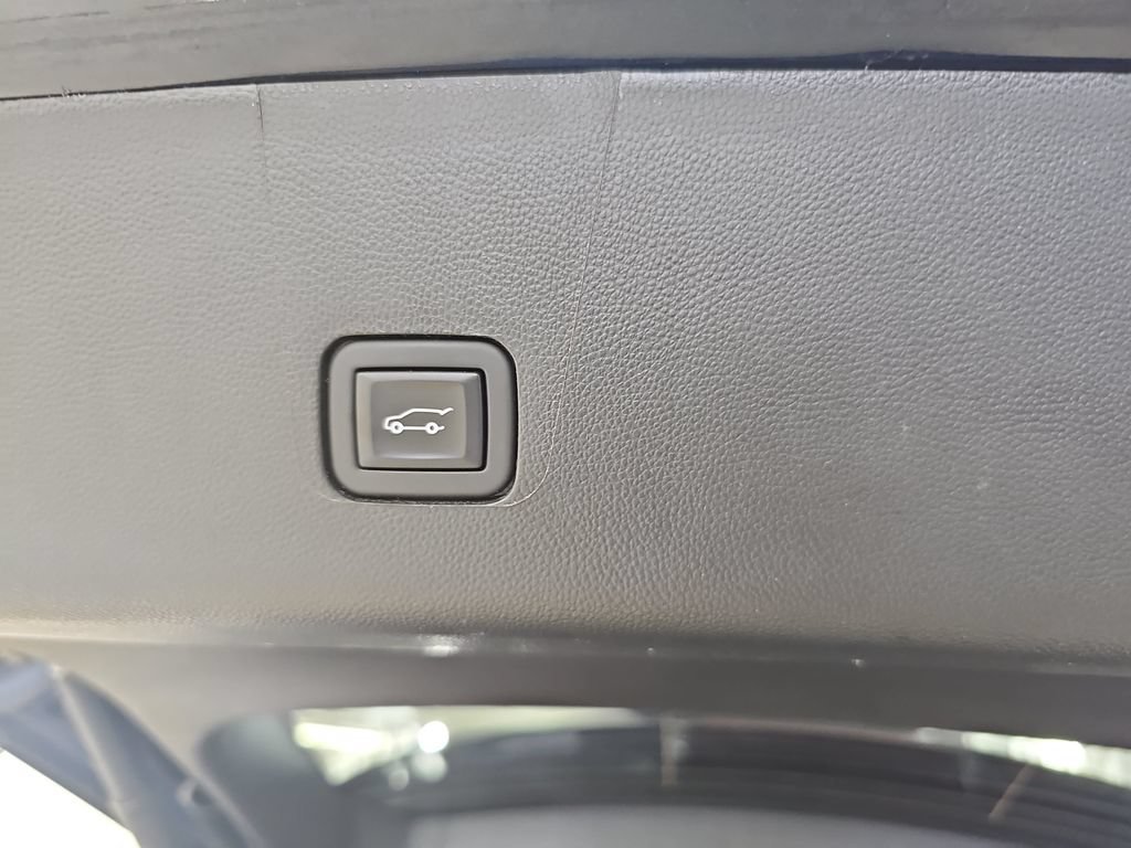 Used 2023 Northsky Blue Metallic Chevrolet LT Cloth image 18