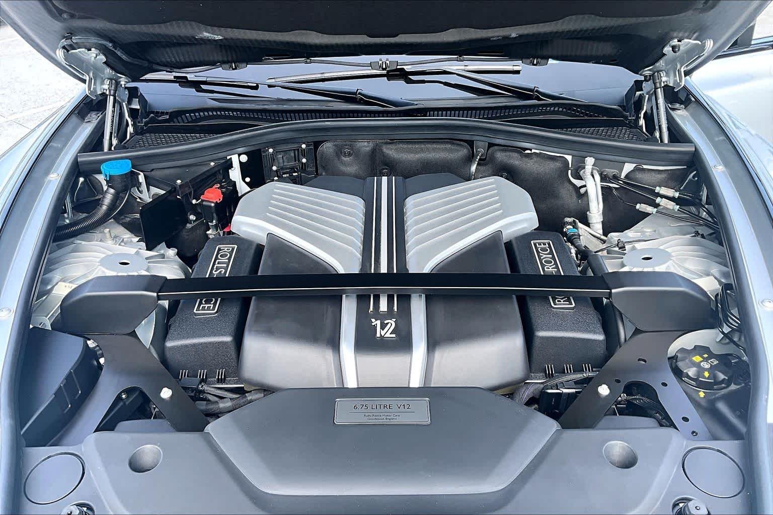 Used 2024 Jubilee Silver Rolls-Royce  image 32