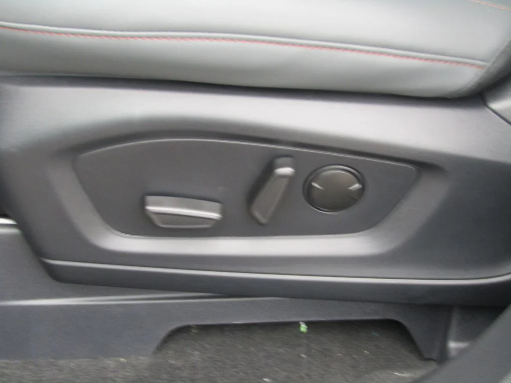 New 2026 Star White Metallic Tri-Coat Ford Active image 30